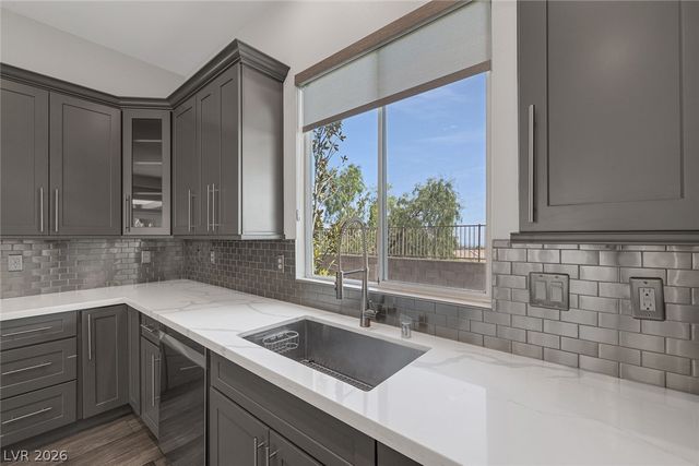 60 Chapman Heights Street, Las Vegas, NV 89138