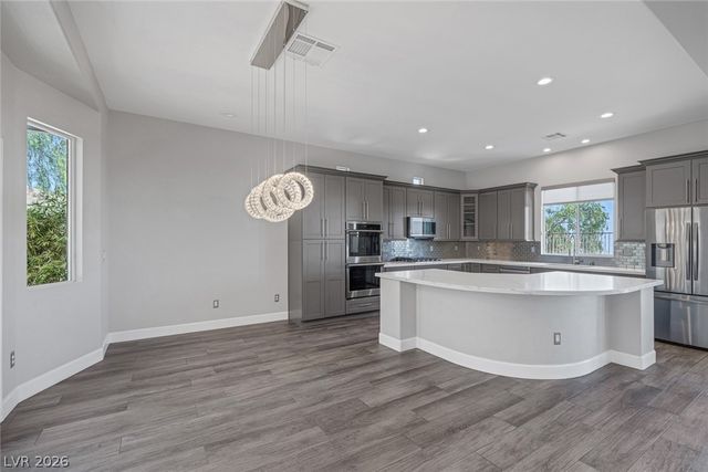 60 Chapman Heights Street, Las Vegas, NV 89138