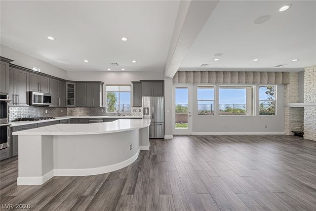 60 Chapman Heights Street, Las Vegas, NV 89138