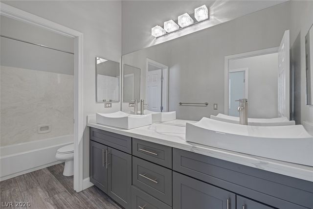 60 Chapman Heights Street, Las Vegas, NV 89138