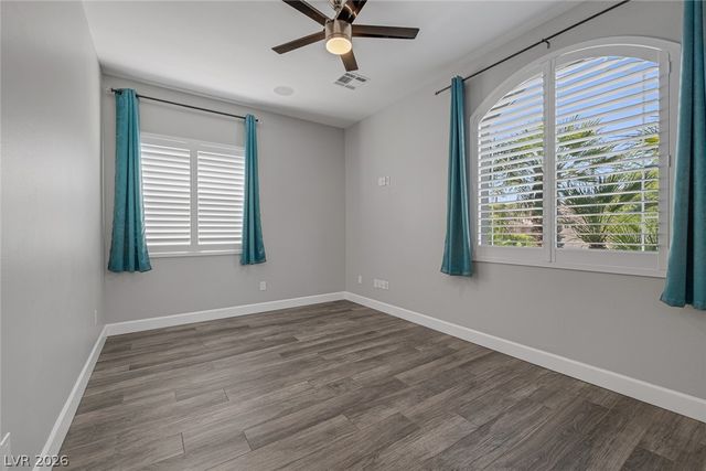 60 Chapman Heights Street, Las Vegas, NV 89138