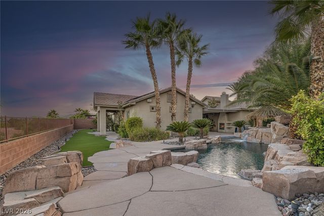 60 Chapman Heights Street, Las Vegas, NV 89138