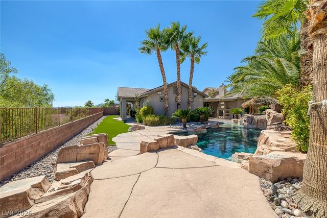 60 Chapman Heights Street, Las Vegas, NV 89138
