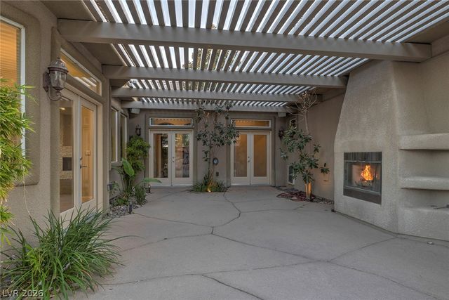 60 Chapman Heights Street, Las Vegas, NV 89138