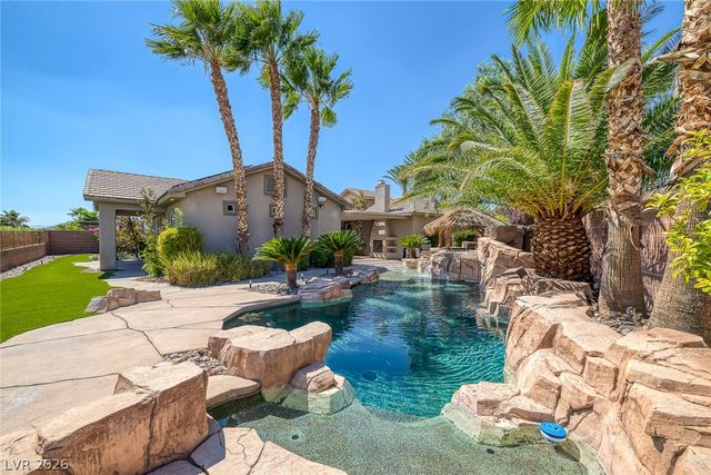 60 Chapman Heights Street, Las Vegas, NV 89138