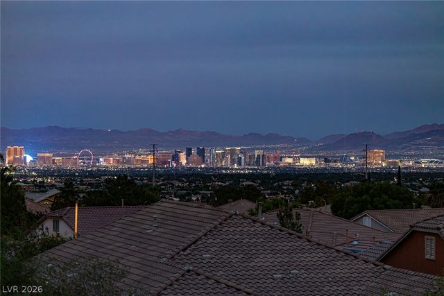 60 Chapman Heights Street, Las Vegas, NV 89138