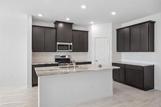 2110 Sanders Brook Drive, Baytown, TX 77521