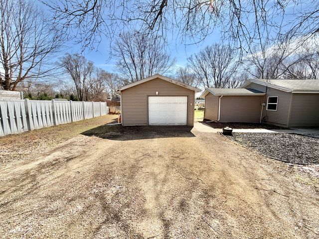 329 Obispo Avenue, Machesney Park, IL 61115