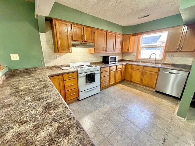 329 Obispo Avenue, Machesney Park, IL 61115