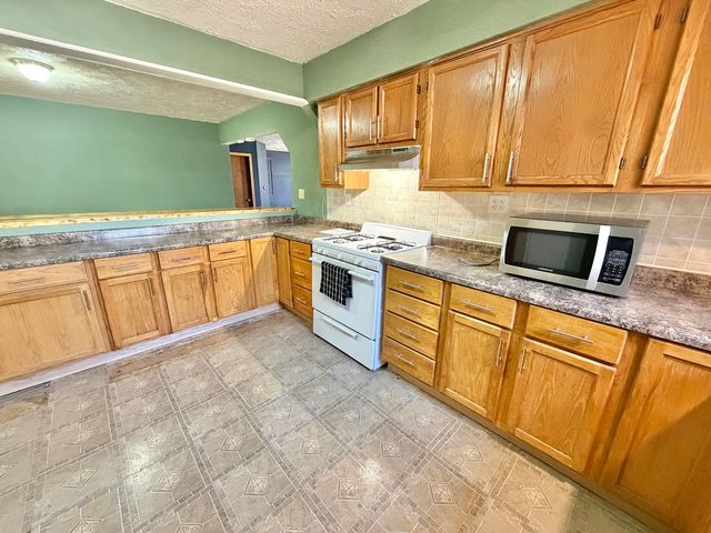 329 Obispo Avenue, Machesney Park, IL 61115