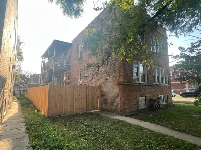 1345 S 58th Avenue, Cicero, IL 60804