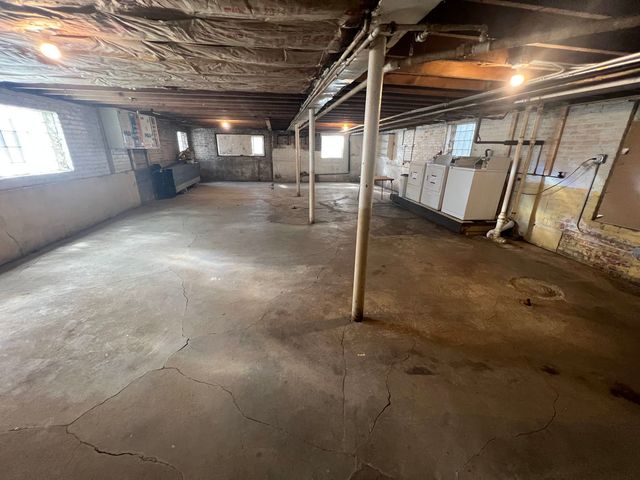 1345 S 58th Avenue, Cicero, IL 60804