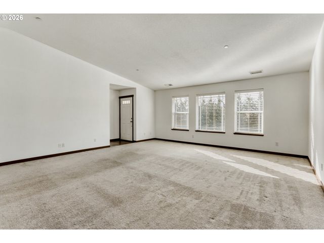 19243 CENTRAL POINT Rd, Oregon City, OR 97045