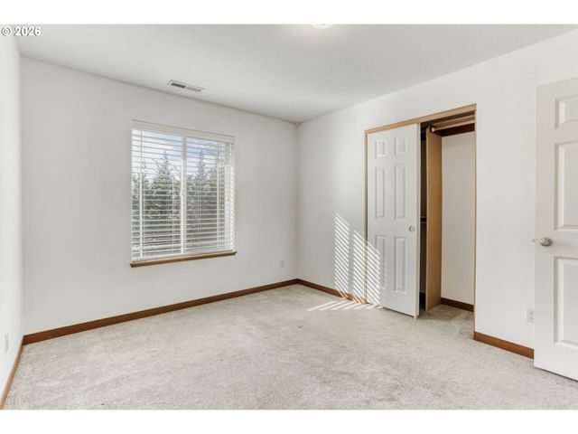 19243 CENTRAL POINT Rd, Oregon City, OR 97045