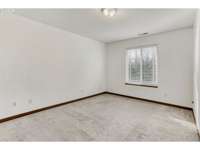 19243 CENTRAL POINT Rd, Oregon City, OR 97045