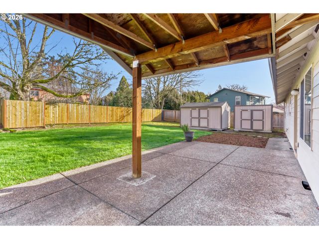 19243 CENTRAL POINT Rd, Oregon City, OR 97045