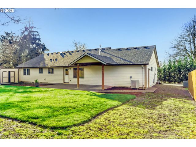 19243 CENTRAL POINT Rd, Oregon City, OR 97045