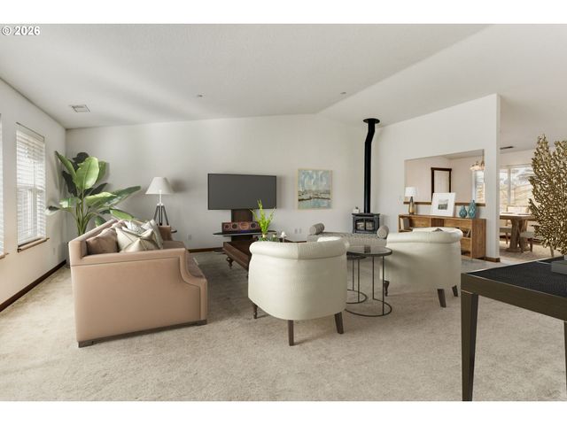 19243 CENTRAL POINT Rd, Oregon City, OR 97045