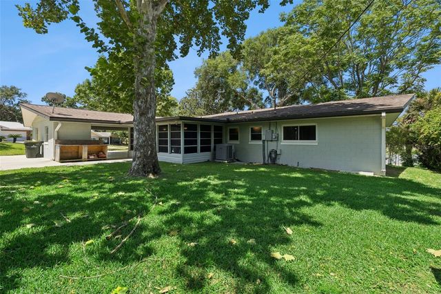 290 CARROLL STREET, Clermont, FL 34711