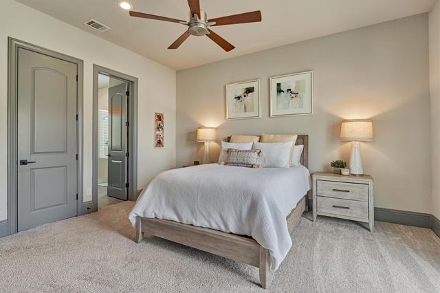 42 Secluded Trail, The Woodlands, TX 77380