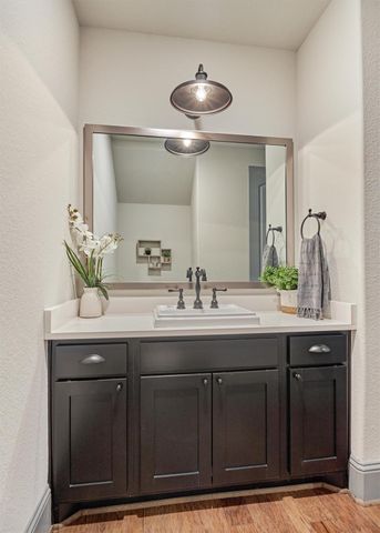 42 Secluded Trail, The Woodlands, TX 77380