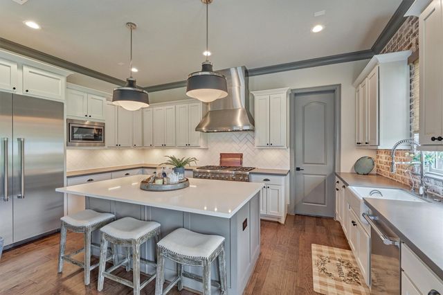 42 Secluded Trail, The Woodlands, TX 77380