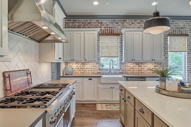 42 Secluded Trail, The Woodlands, TX 77380