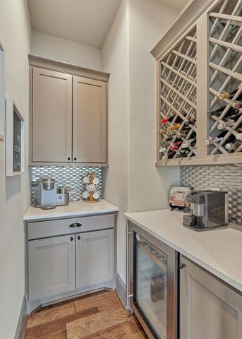 42 Secluded Trail, The Woodlands, TX 77380