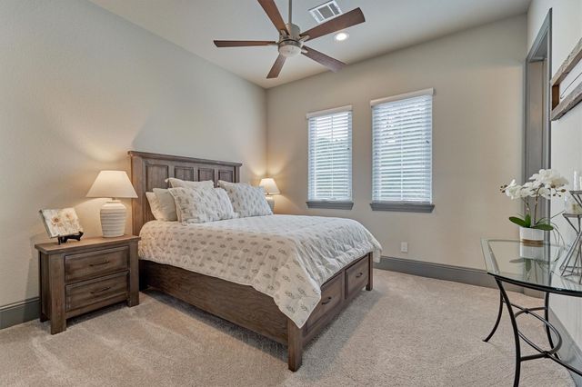 42 Secluded Trail, The Woodlands, TX 77380