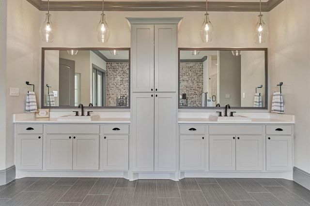 42 Secluded Trail, The Woodlands, TX 77380