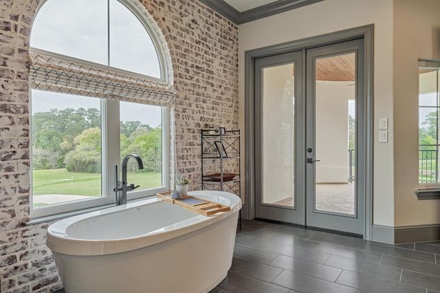 42 Secluded Trail, The Woodlands, TX 77380