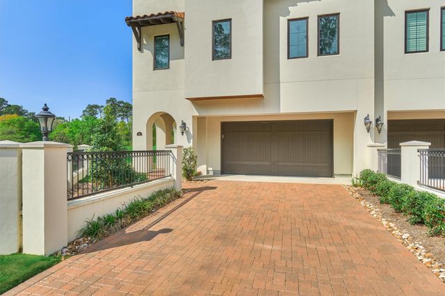 42 Secluded Trail, The Woodlands, TX 77380