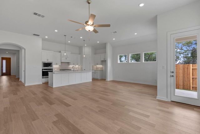 109 Peaceful Serenity DR, Georgetown, TX 78628