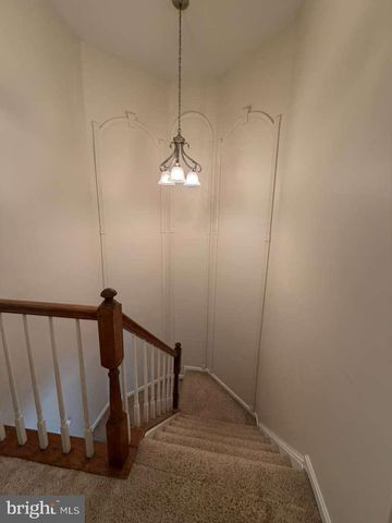 6618 THURLTON DR, Alexandria, VA 22315
