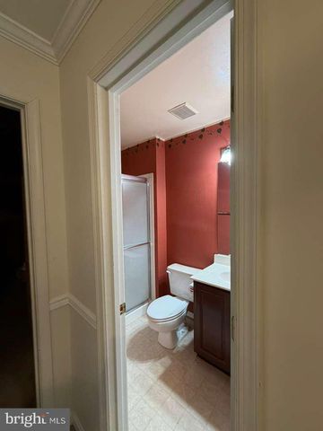 6618 THURLTON DR, Alexandria, VA 22315
