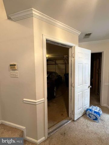 6618 THURLTON DR, Alexandria, VA 22315