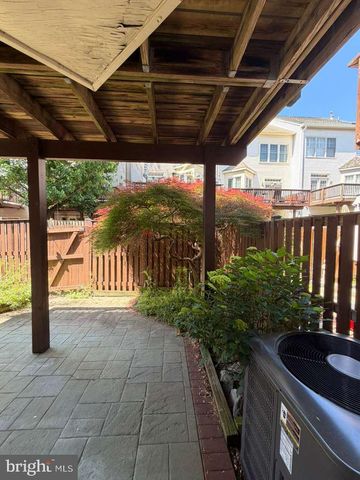 6618 THURLTON DR, Alexandria, VA 22315
