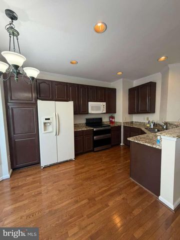 6618 THURLTON DR, Alexandria, VA 22315