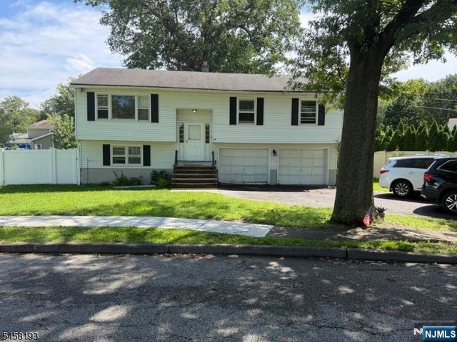 2 Denora Drive A, Totowa, NJ 07512