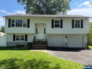 2 Denora Drive A, Totowa, NJ 07512