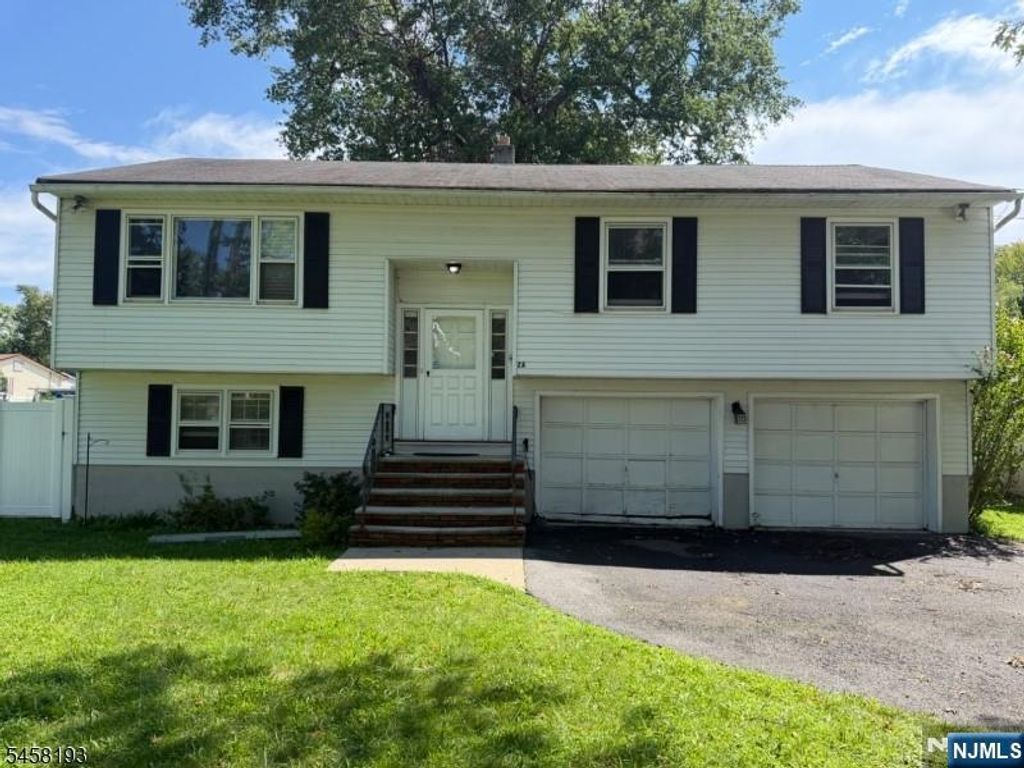 2 Denora Drive A, Totowa, NJ 07512