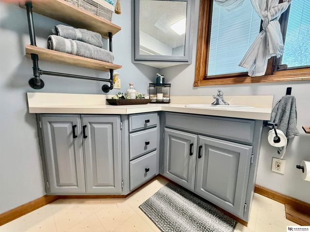 1641 W B Street, Lincoln, NE 68522