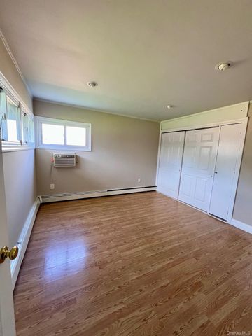 51 Friendly, Hicksville, NY 11801