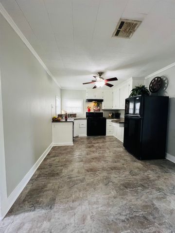 1118 Academy St, Houma, LA 70360