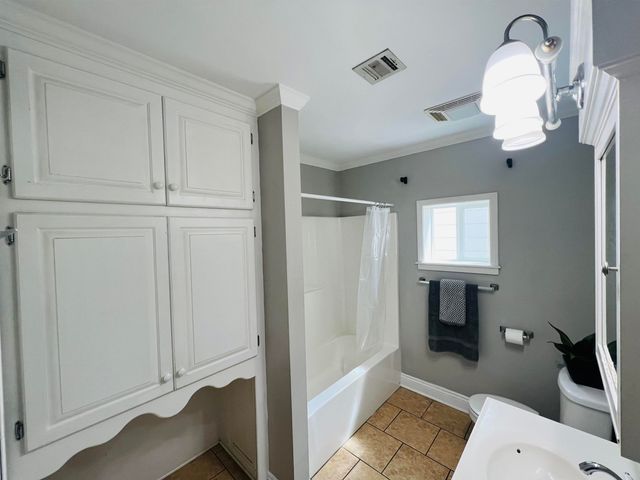 1118 Academy St, Houma, LA 70360