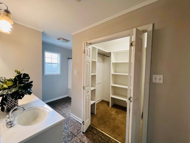 1118 Academy St, Houma, LA 70360