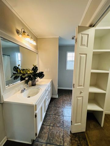 1118 Academy St, Houma, LA 70360