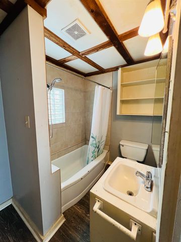 1118 Academy St, Houma, LA 70360