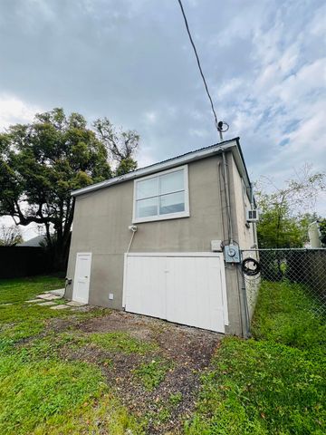 1118 Academy St, Houma, LA 70360