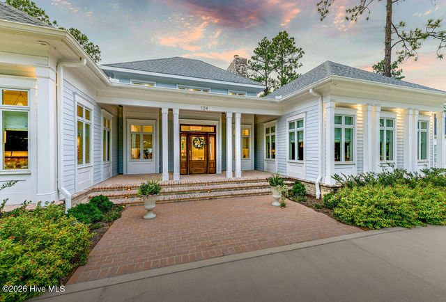 124 Chesterfield Drive, Pinehurst, NC 28374